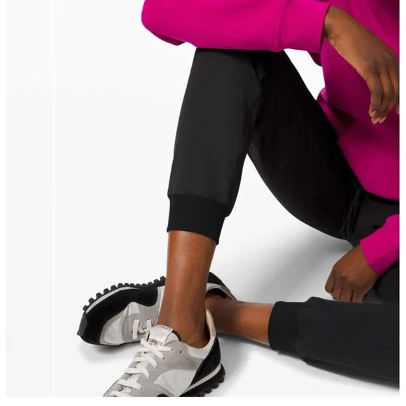 Lululemon Keep Moving Jogger - Picture 4 of 8